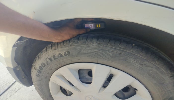 2013 Maruti Swift Dzire VXI, Petrol, Manual, 94,669 km, tyre