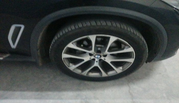 2019 BMW X5 XDRIVE 30D XLINE, Diesel, Automatic, 1,43,480 km, tyre