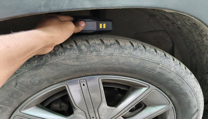 2020 Renault Kwid CLIMBER 1.0 AMT (O), Petrol, Automatic, 19,700 km, tyre