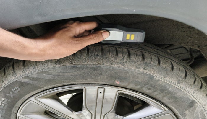 2020 Renault Kwid CLIMBER 1.0 AMT (O), Petrol, Automatic, 19,700 km, tyre