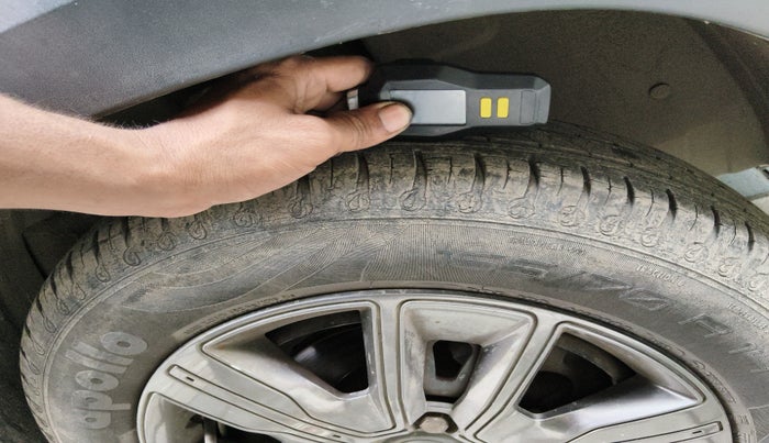 2020 Renault Kwid CLIMBER 1.0 AMT (O), Petrol, Automatic, 19,700 km, tyre