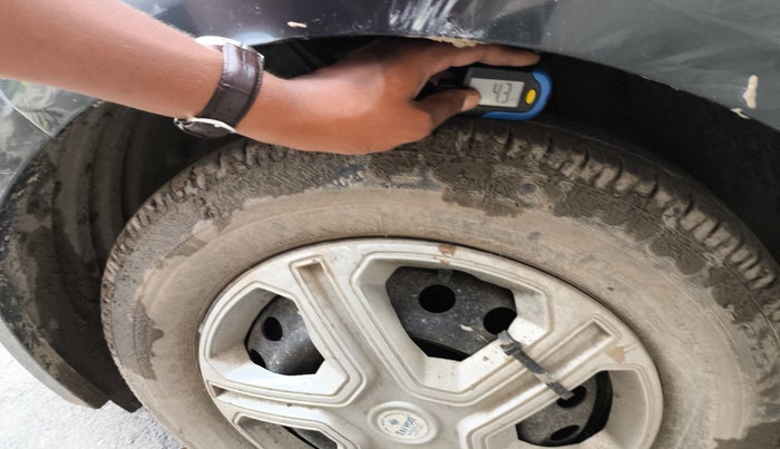 2021 Tata ALTROZ XE PETROL, Petrol, Manual, 28,500 km, tyre