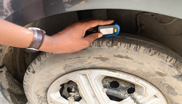 2021 Tata ALTROZ XE PETROL, Petrol, Manual, 28,500 km, tyre