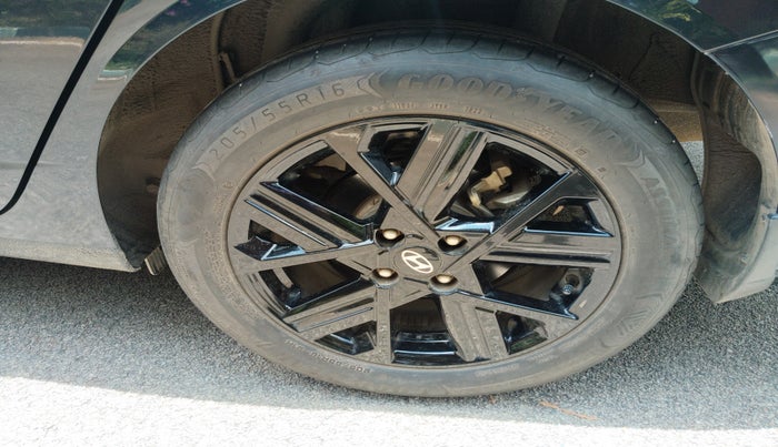 2023 Hyundai Verna SX (O) 1.5 TURBO PETROL DCT, Petrol, Automatic, 15,174 km, tyre