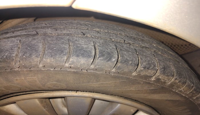 2010 Maruti Zen Estilo LX, Petrol, Manual, 75,708 km, tyre