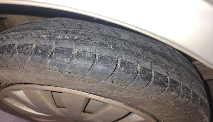 2010 Maruti Zen Estilo LX, Petrol, Manual, 75,708 km, tyre