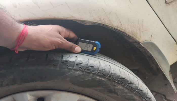 2011 Toyota Etios G SP, Petrol, Manual, 2,45,800 km, tyre