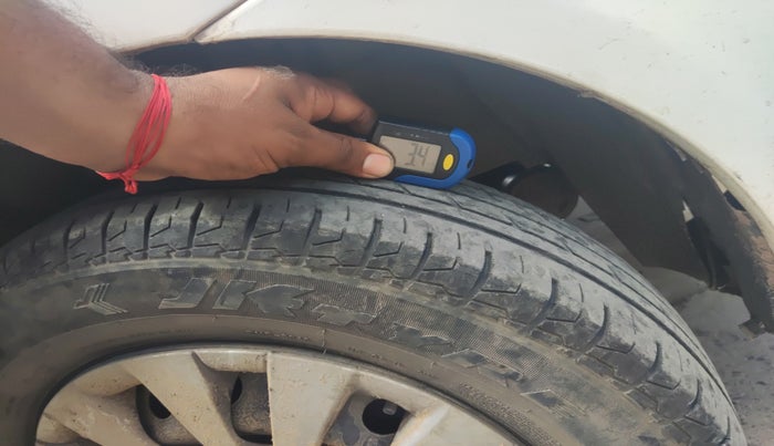 2011 Toyota Etios G SP, Petrol, Manual, 2,45,800 km, tyre