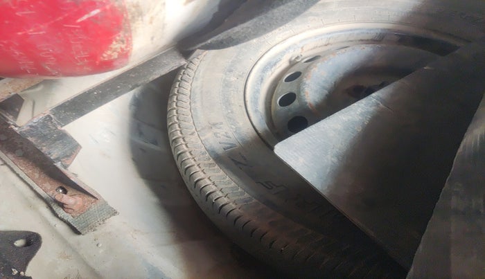 2011 Toyota Etios G SP, Petrol, Manual, 2,45,800 km, tyre