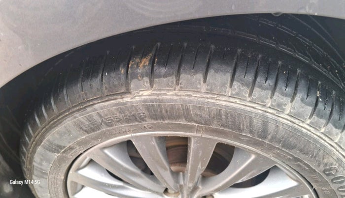 2015 Maruti Ciaz ZXI, Petrol, Manual, 1,21,327 km, tyre