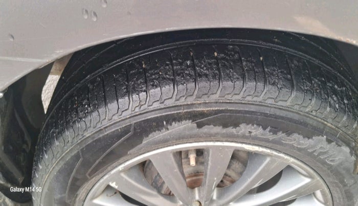 2015 Maruti Ciaz ZXI, Petrol, Manual, 1,21,327 km, tyre