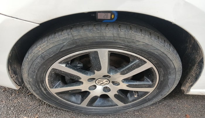 2012 Volkswagen Vento COMFORTLINE DIESEL 1.6, Diesel, Manual, 93,079 km, tyre