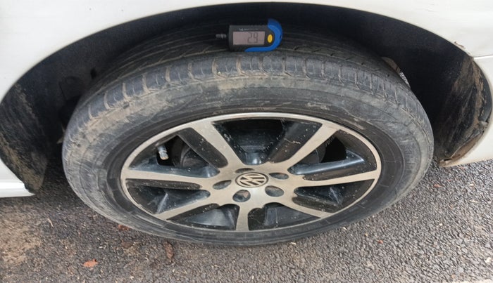 2012 Volkswagen Vento COMFORTLINE DIESEL 1.6, Diesel, Manual, 93,079 km, tyre