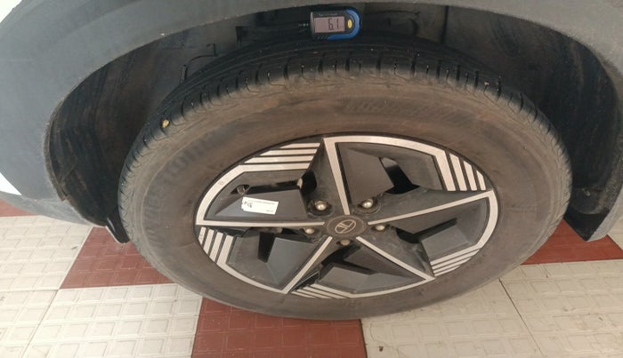 2023 Tata NEXON CREATIVE PLUS S 1.2 REVOTRON 6 AMT, Petrol, Automatic, 14,366 km, tyre
