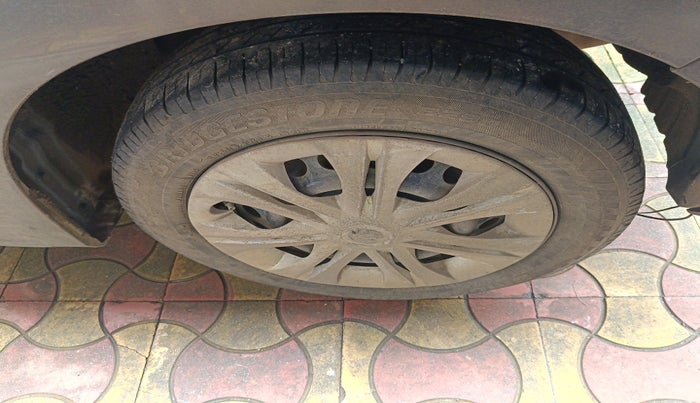 2017 Honda Jazz 1.2L I-VTEC SV, Petrol, Manual, 1,84,405 km, tyre