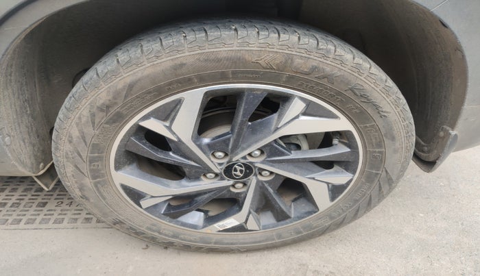2023 Hyundai Creta SX 1.5 PETROL, Petrol, Manual, 23,607 km, tyre