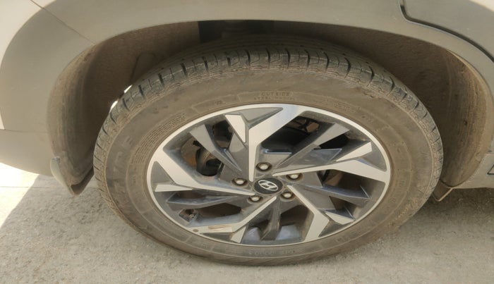 2023 Hyundai Creta SX 1.5 PETROL, Petrol, Manual, 23,607 km, tyre