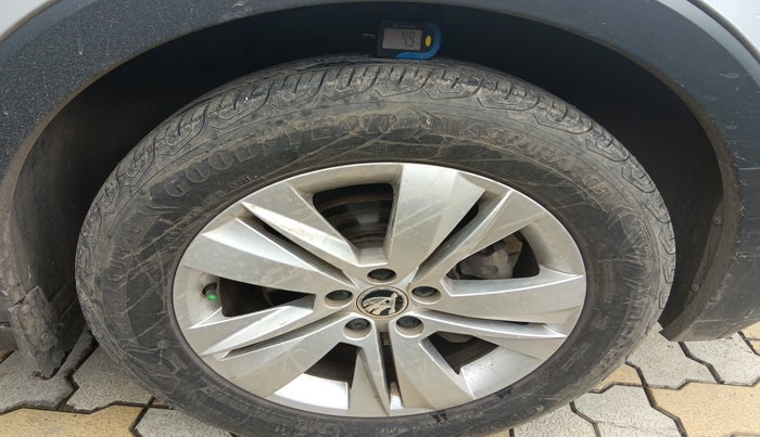 2021 Skoda KUSHAQ AMBITION 1.0L TSI MT, Petrol, Manual, 22,890 km, tyre