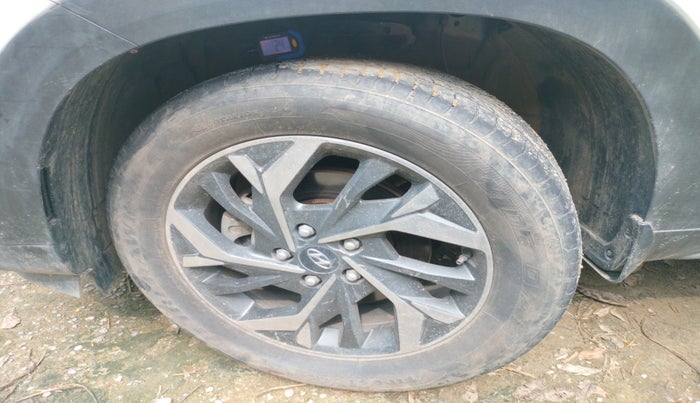 2021 Hyundai Creta E 1.5 PETROL, Petrol, Manual, 32,313 km, tyre