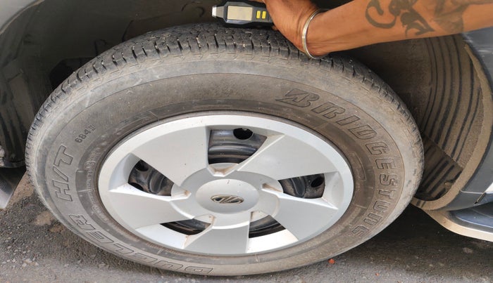 2021 Mahindra XUV500 W7 AT, Diesel, Automatic, 26,000 km, tyre