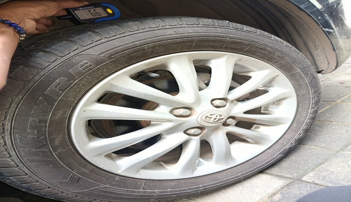 2011 Toyota Etios V, Petrol, Manual, 72,252 km, tyre
