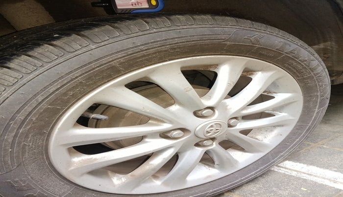 2011 Toyota Etios V, Petrol, Manual, 72,252 km, tyre