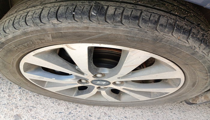 2014 Hyundai Verna FLUIDIC 1.6 CRDI SX, Diesel, Manual, 99,022 km, tyre
