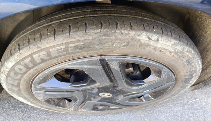 2023 Tata ALTROZ XT PETROL, Petrol, Manual, 28,000 km, tyre