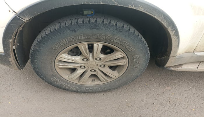 2013 Ssangyong Rexton RX7, Diesel, Automatic, 1,65,116 km, tyre