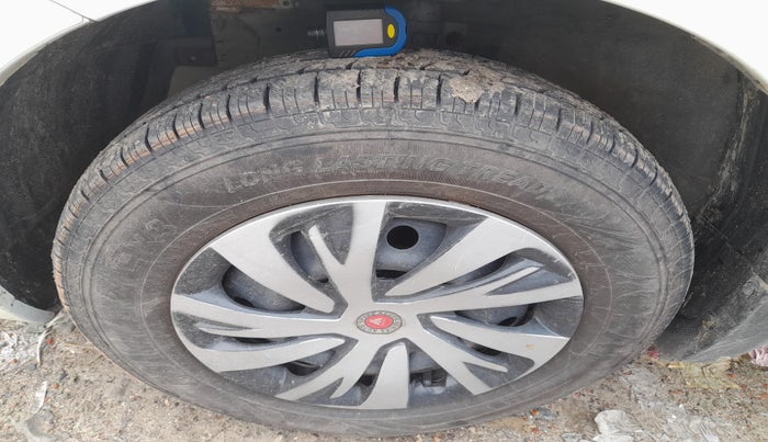 2015 Maruti Swift VXI, Petrol, Manual, 91,323 km, tyre