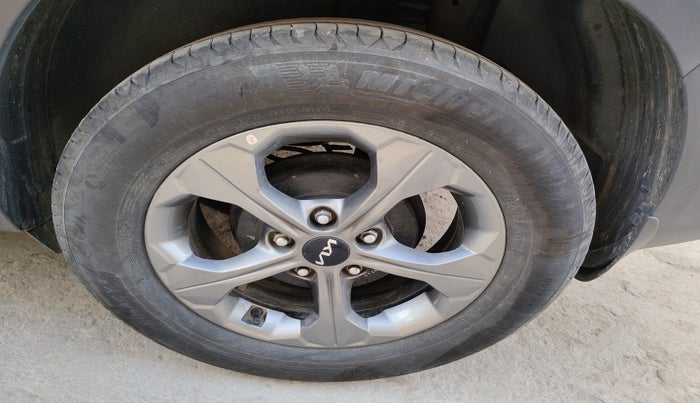 2022 KIA SELTOS HTK PLUS 1.5, Petrol, Manual, 79,625 km, tyre
