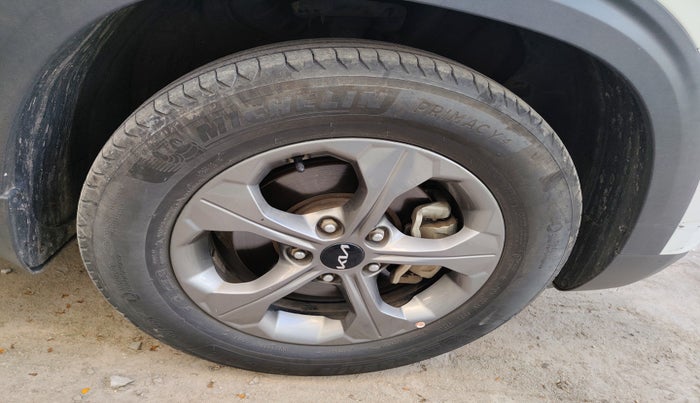 2022 KIA SELTOS HTK PLUS 1.5, Petrol, Manual, 79,625 km, tyre