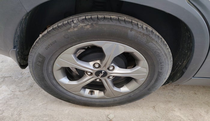 2022 KIA SELTOS HTK PLUS 1.5, Petrol, Manual, 79,625 km, tyre
