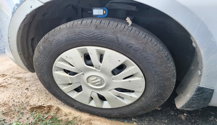 2012 Maruti Swift VXI, Petrol, Manual, 79,313 km, tyre
