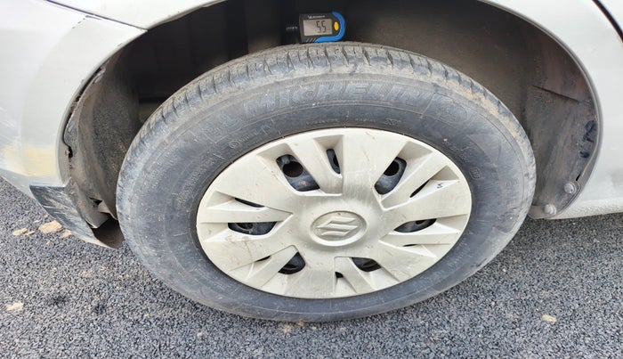 2012 Maruti Swift VXI, Petrol, Manual, 79,313 km, tyre