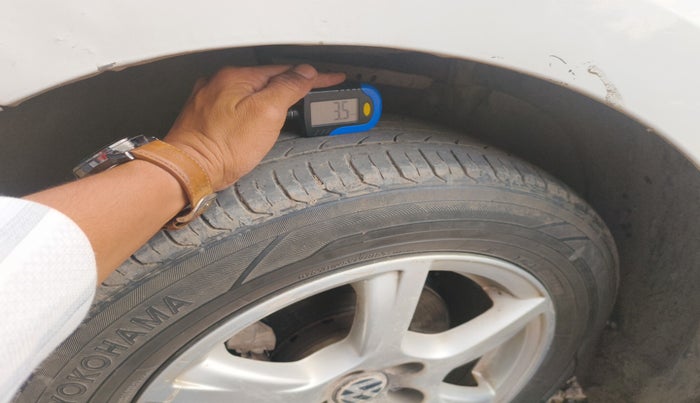 2014 Volkswagen Vento HIGHLINE DIESEL 1.6, Diesel, Manual, 1,99,990 km, tyre