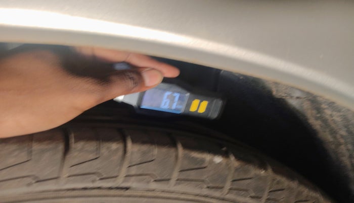 2010 Maruti SX4 ZXI, Petrol, Manual, 1,60,104 km, tyre
