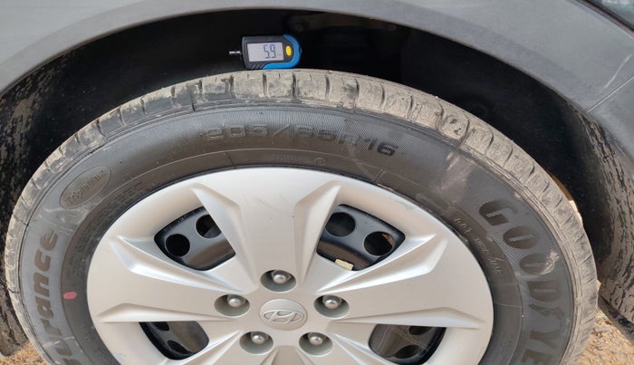 2018 Hyundai Creta E PLUS 1.6 PETROL, Petrol, Manual, 70,098 km, tyre