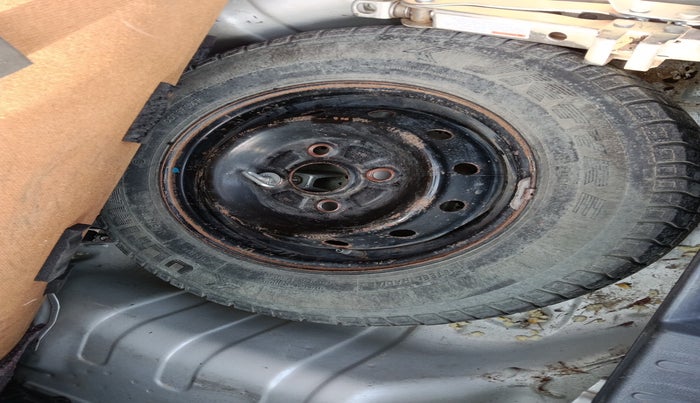 2016 Maruti Alto 800 LXI, Petrol, Manual, 75,000 km, tyre