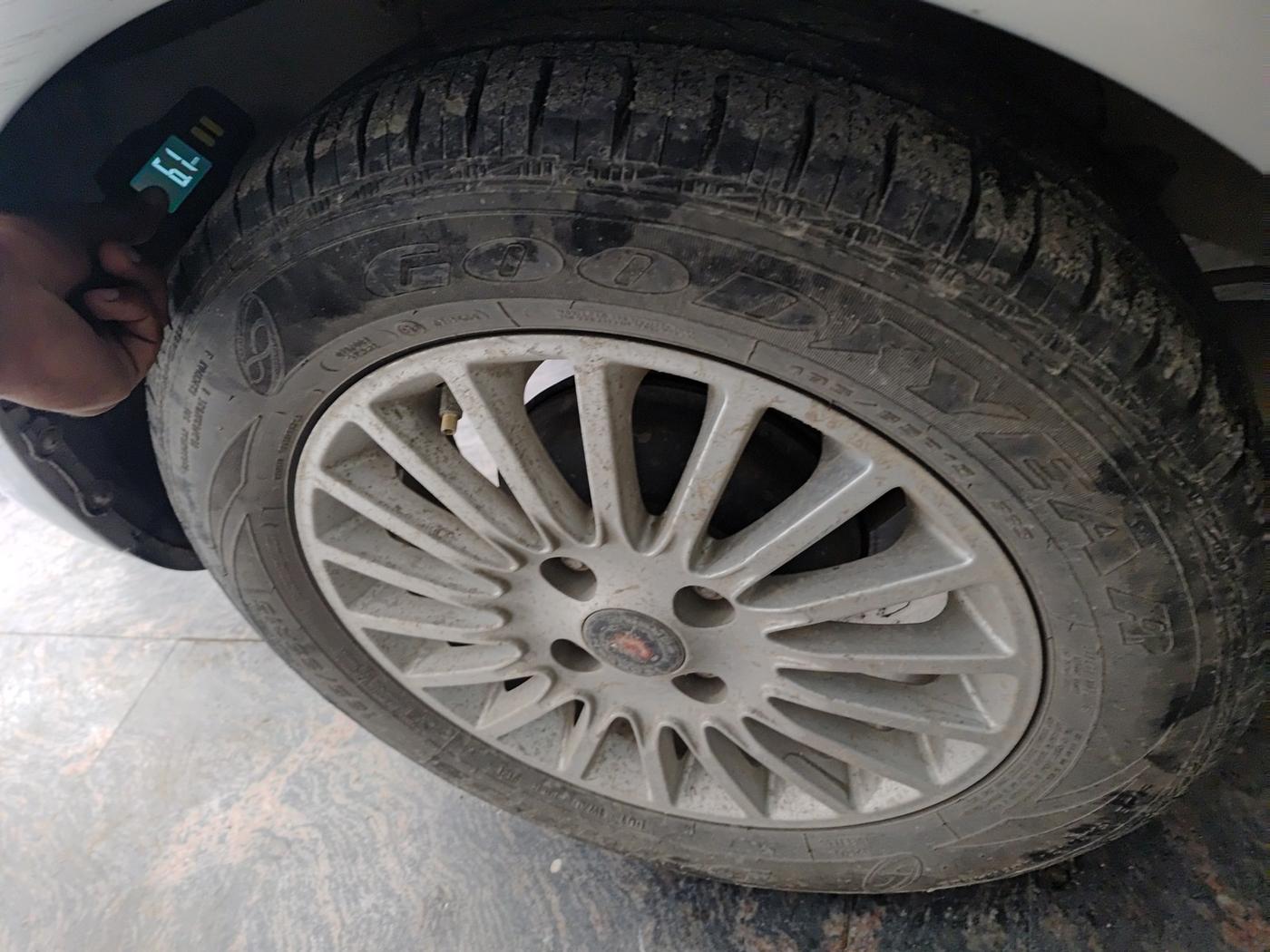 2015 Tata Zest XT PETROL, Petrol, Manual, 63,482 km, tyre