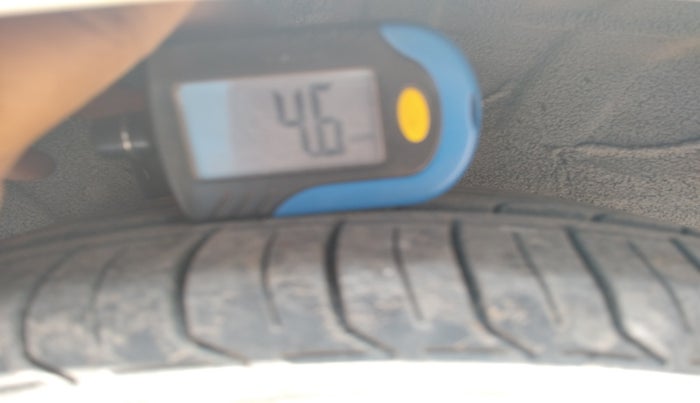 2015 Hyundai Grand i10 MAGNA 1.2 KAPPA VTVT, Petrol, Manual, 1,56,257 km, tyre