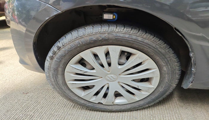 2014 Maruti Ertiga VXI CNG, Petrol, Manual, 1,23,709 km, tyre