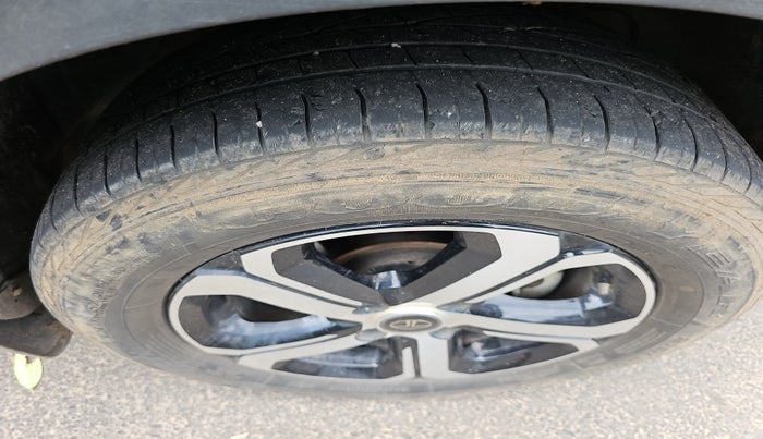 2021 Tata NEXON XZA PLUS PETROL, Petrol, Automatic, 55,000 km, tyre