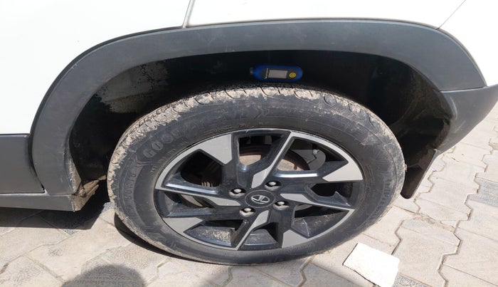 2023 Tata PUNCH Accomplished Dazzle Sunroof, Petrol, Manual, 57,744 km, tyre