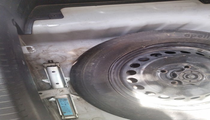 2018 Hyundai Grand i10 MAGNA 1.2 KAPPA VTVT, Petrol, Manual, 1,08,287 km, tyre