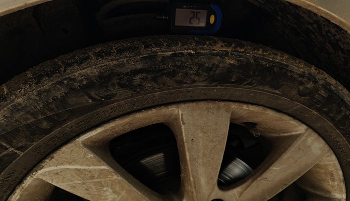 2012 Hyundai Verna FLUIDIC 1.6 CRDI SX, Diesel, Manual, 1,15,049 km, tyre