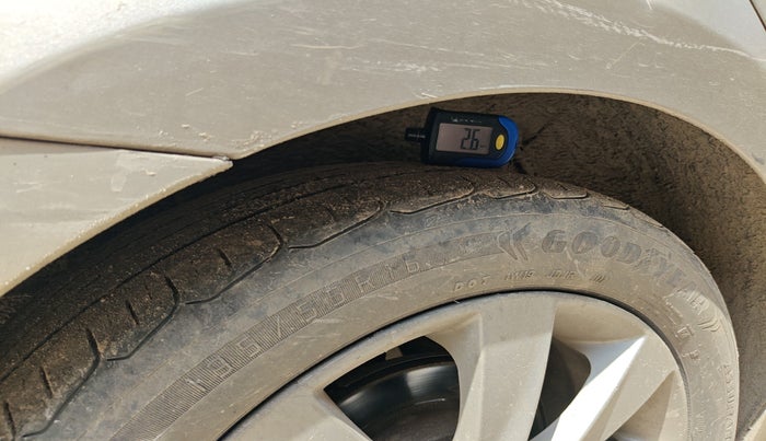 2012 Hyundai Verna FLUIDIC 1.6 CRDI SX, Diesel, Manual, 1,15,049 km, tyre