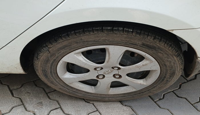2013 Hyundai Verna FLUIDIC 1.4 VTVT, Petrol, Manual, 62,973 km, tyre