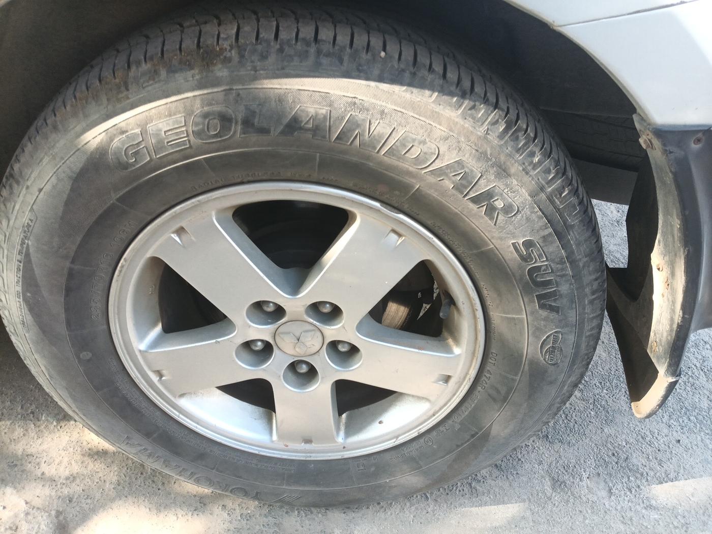 2010 Mitsubishi Outlander 2.4 MIVEC, Petrol, Automatic, 89,352 km, tyre