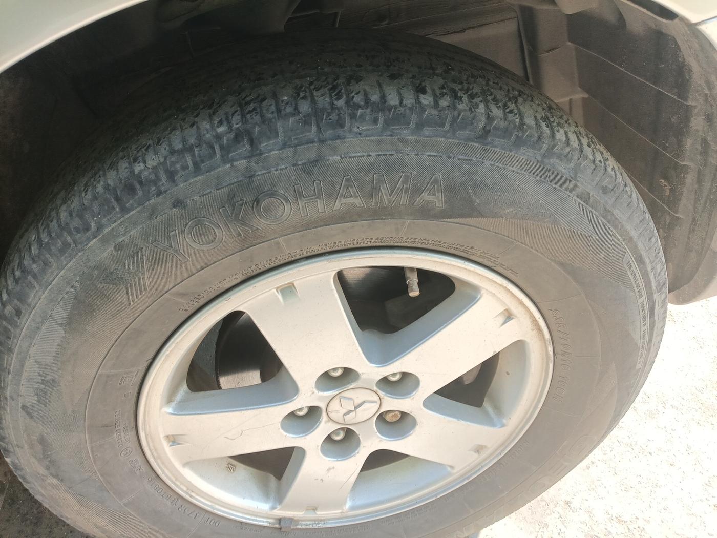 2010 Mitsubishi Outlander 2.4 MIVEC, Petrol, Automatic, 89,352 km, tyre